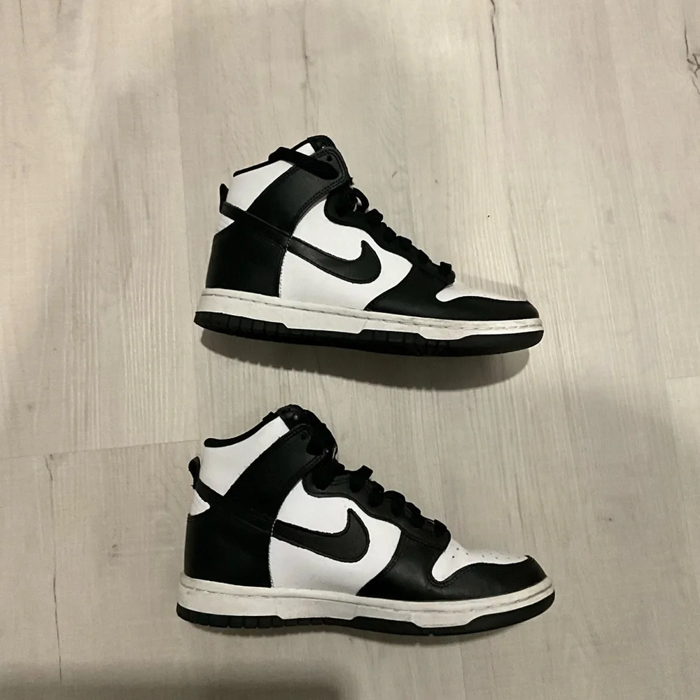 Women’s Nike Dunk High Retro 